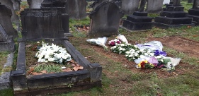 Eidth Thompson at rest with her parents in the City of London Cemetery