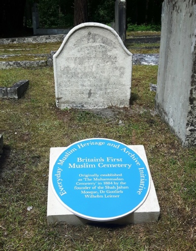 The blue plaque in the Muslim Cemetery at Brookwood