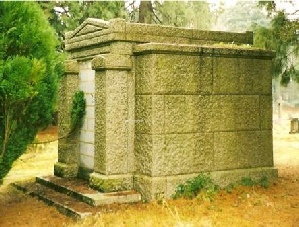 Glorney mausoleum, Brookwood Cemetery